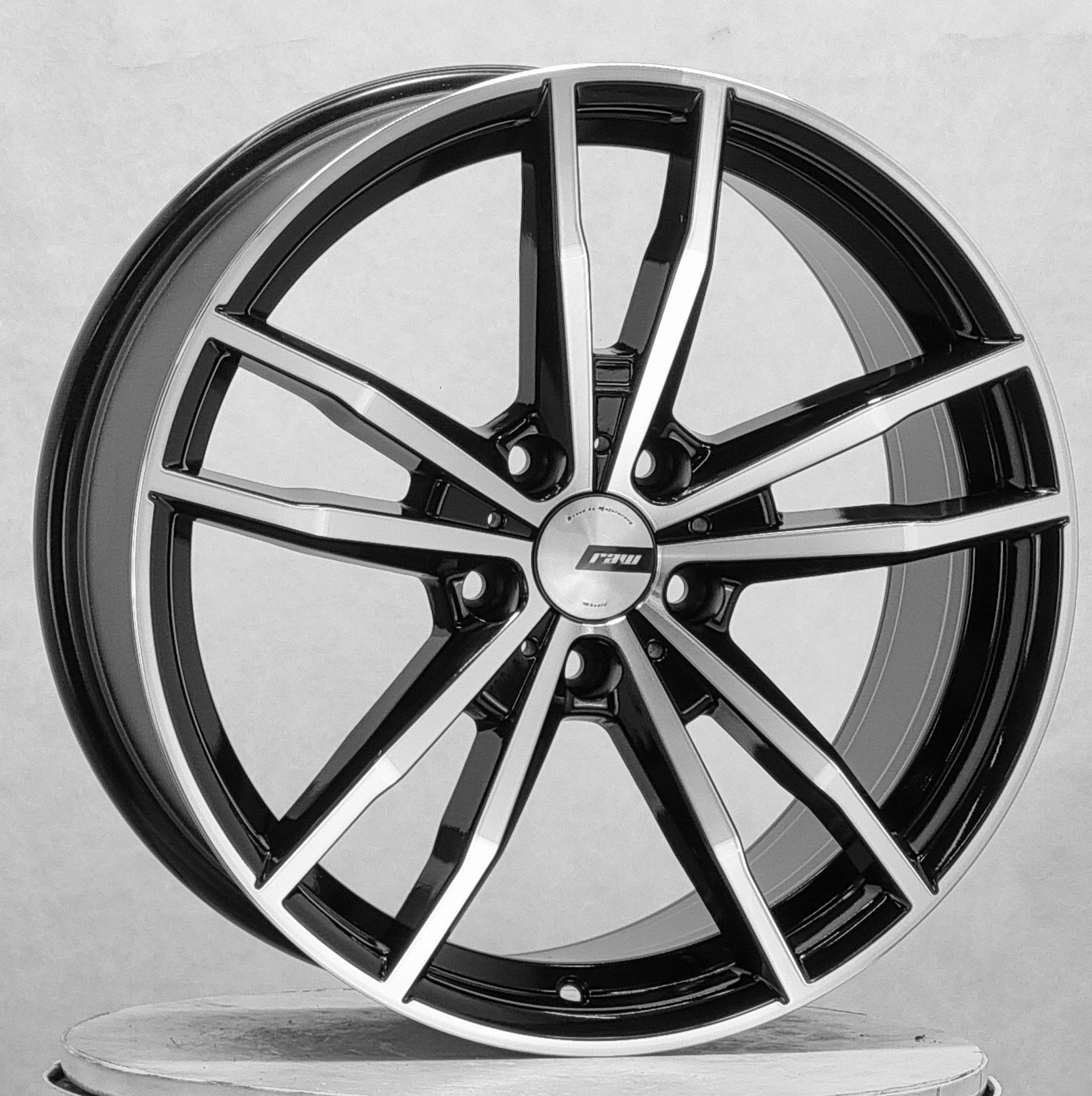 MC-B29 PRETO DIA (3)